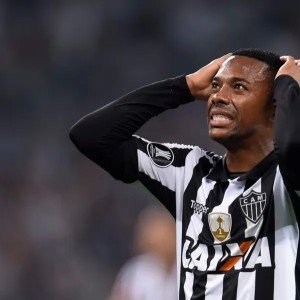 Advogado alega que Robinho enfrenta ‘desafios financeiros’ e solicita extensão de prazo